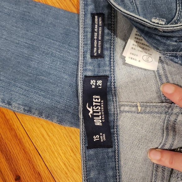 Three Pairs of Skinny Jeans, PacSun, 2 Hollister - Picture 5 of 5